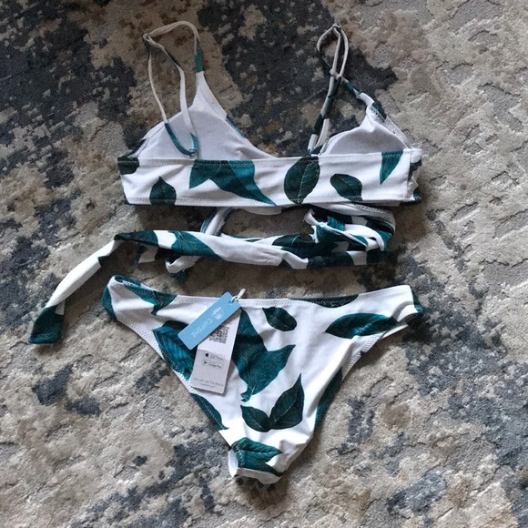 Cupshe Green Leaf Wrap Bikini - Picture 7 of 8